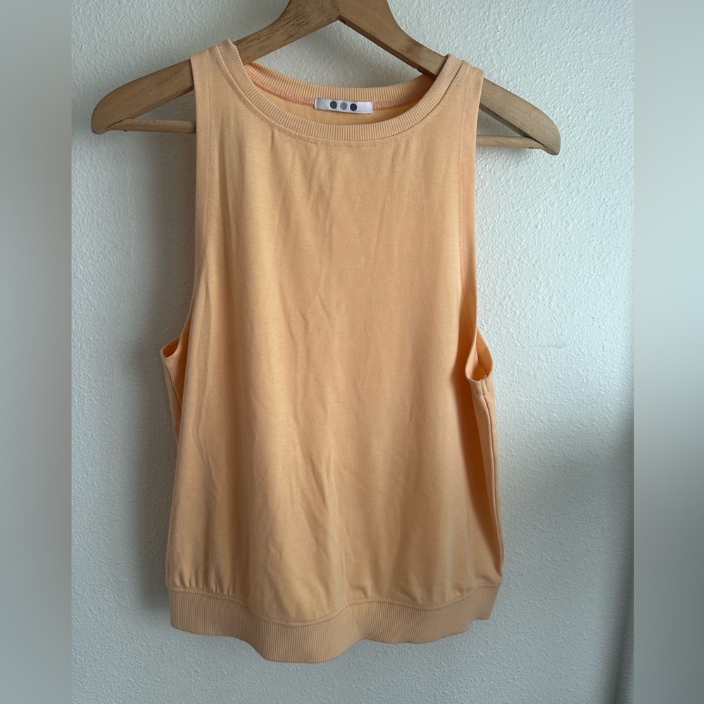 THREE DOTS Sleeveless Top.